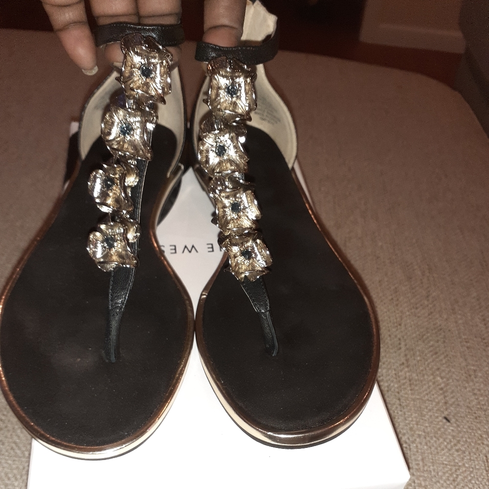 Shoes - Picture 7 of 8